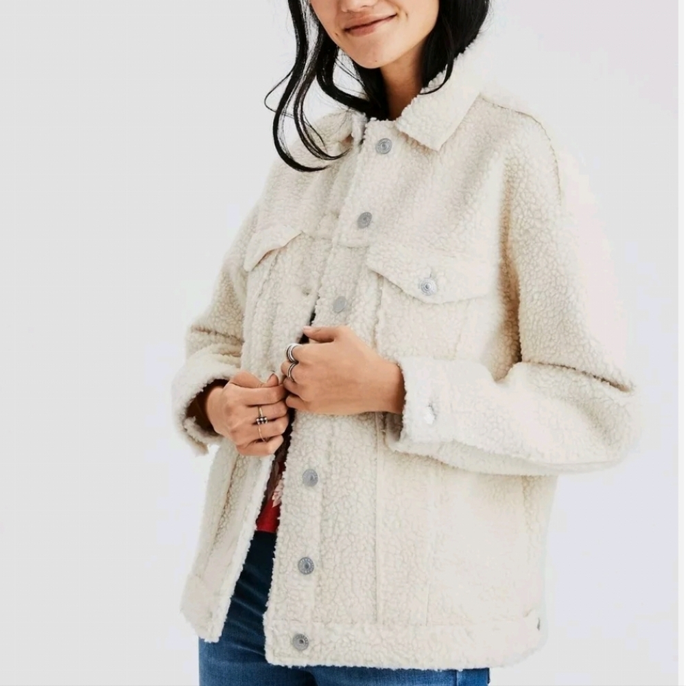 American Eagle Outfitters Beige/Cream Cozy Sherpa Jacket